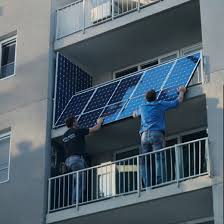 Balkonkraftwerk Sicherheit: Montagepunkte korrekt setzen – so sitzt Ihr Mini-PV-System sturmfest und dauerhaft