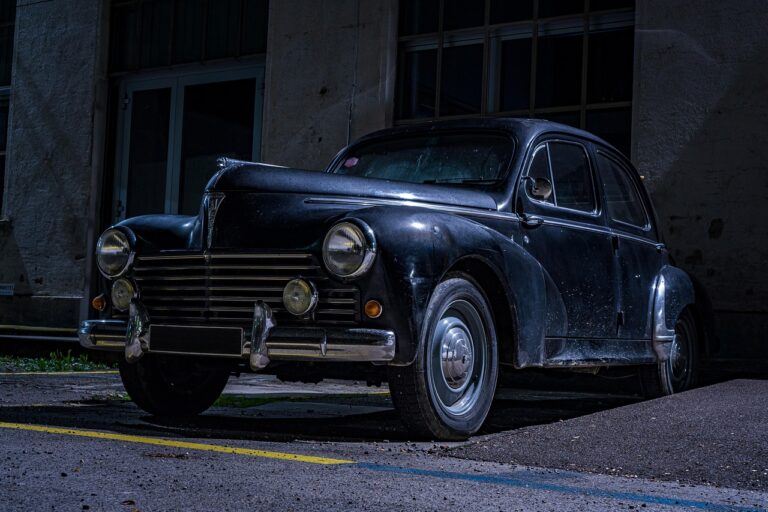 Verschiedene Montagearten für Balkonkraftwerk Installation im Vergleich mit Solarmodulen