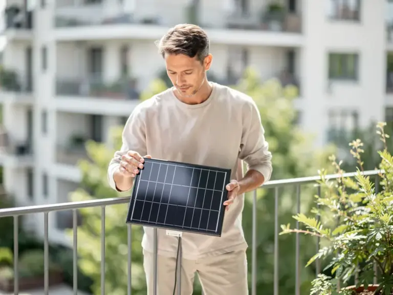 Erfahrungen mit Alpha-Solar Easy 800W Plus im Testbericht klar bewertet Alpha-Solar Easy 800W Plus Solarmodul mit integriertem Wechselrichter im Praxistest